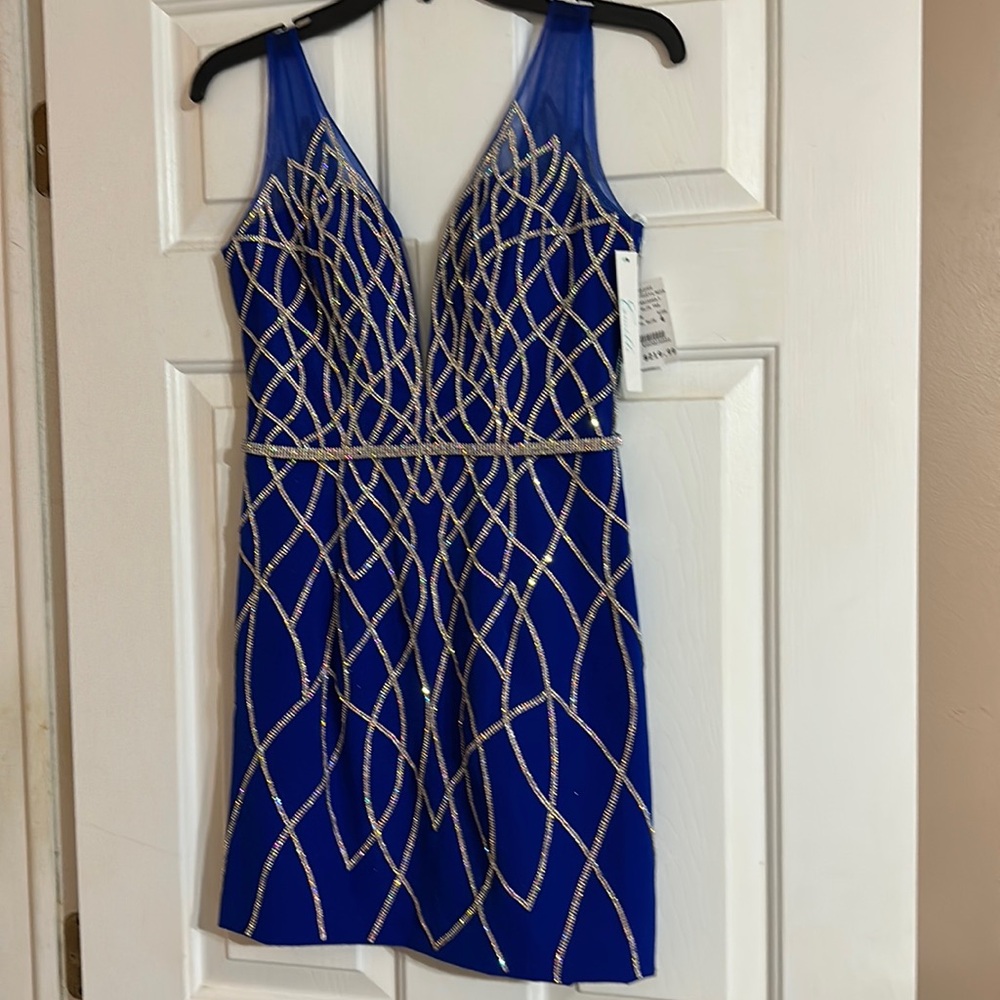 Beautiful short prom dress